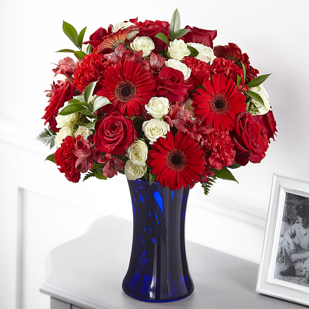 Hearts Embrace Bouquet – Stardust Flowers, Surrey BC