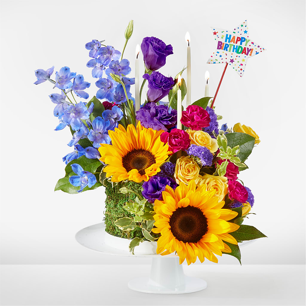 Star of the Day Floral Cake – Stardust Flowers, Surrey BC