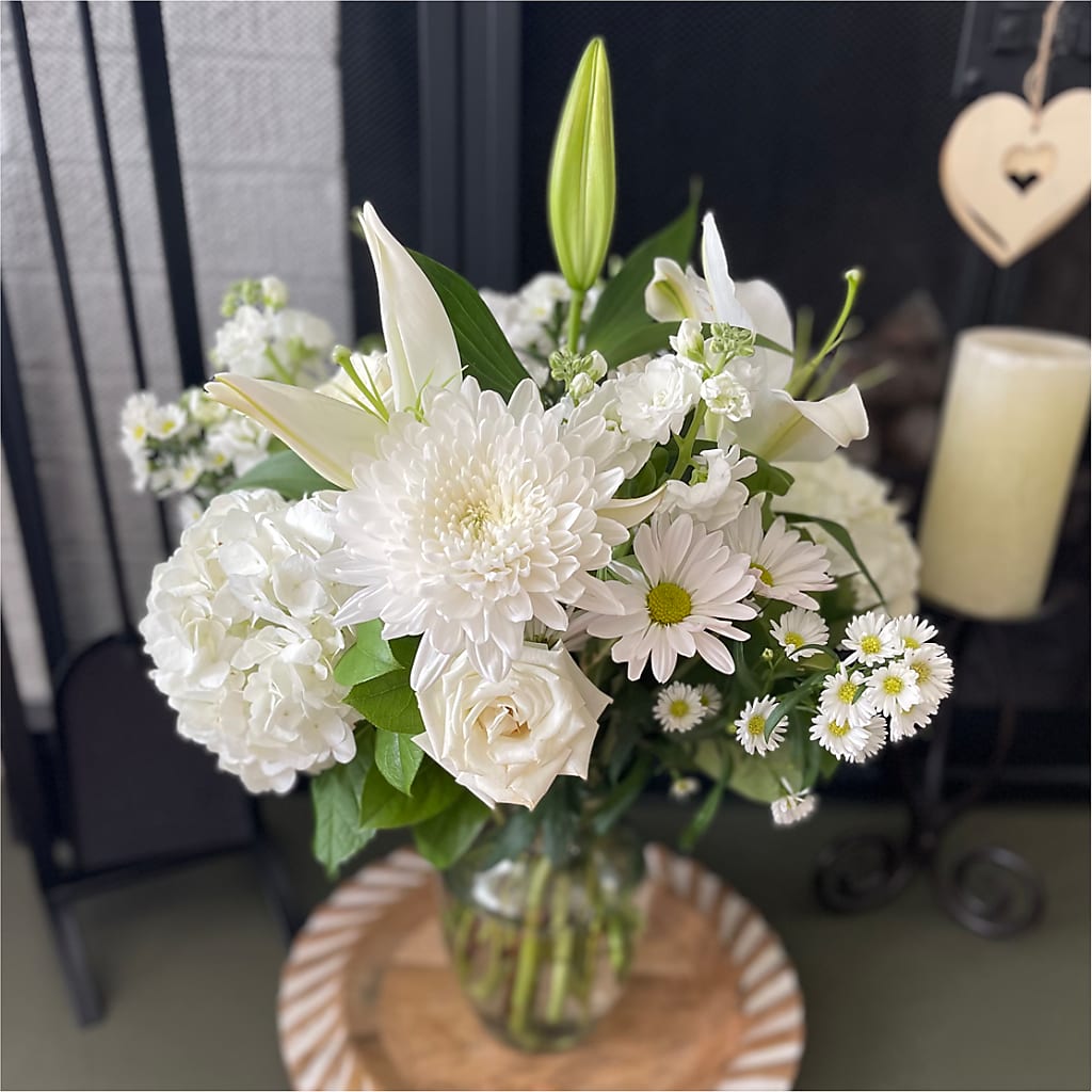 Classic Ivory – A Florist Original –  Stardust Flowers, Surrey BC
