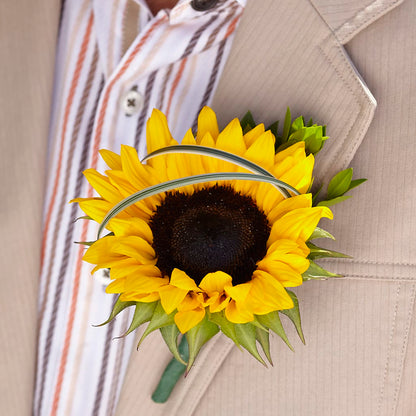 Free Spirit Boutonniere –  Stardust Flowers, Surrey BC